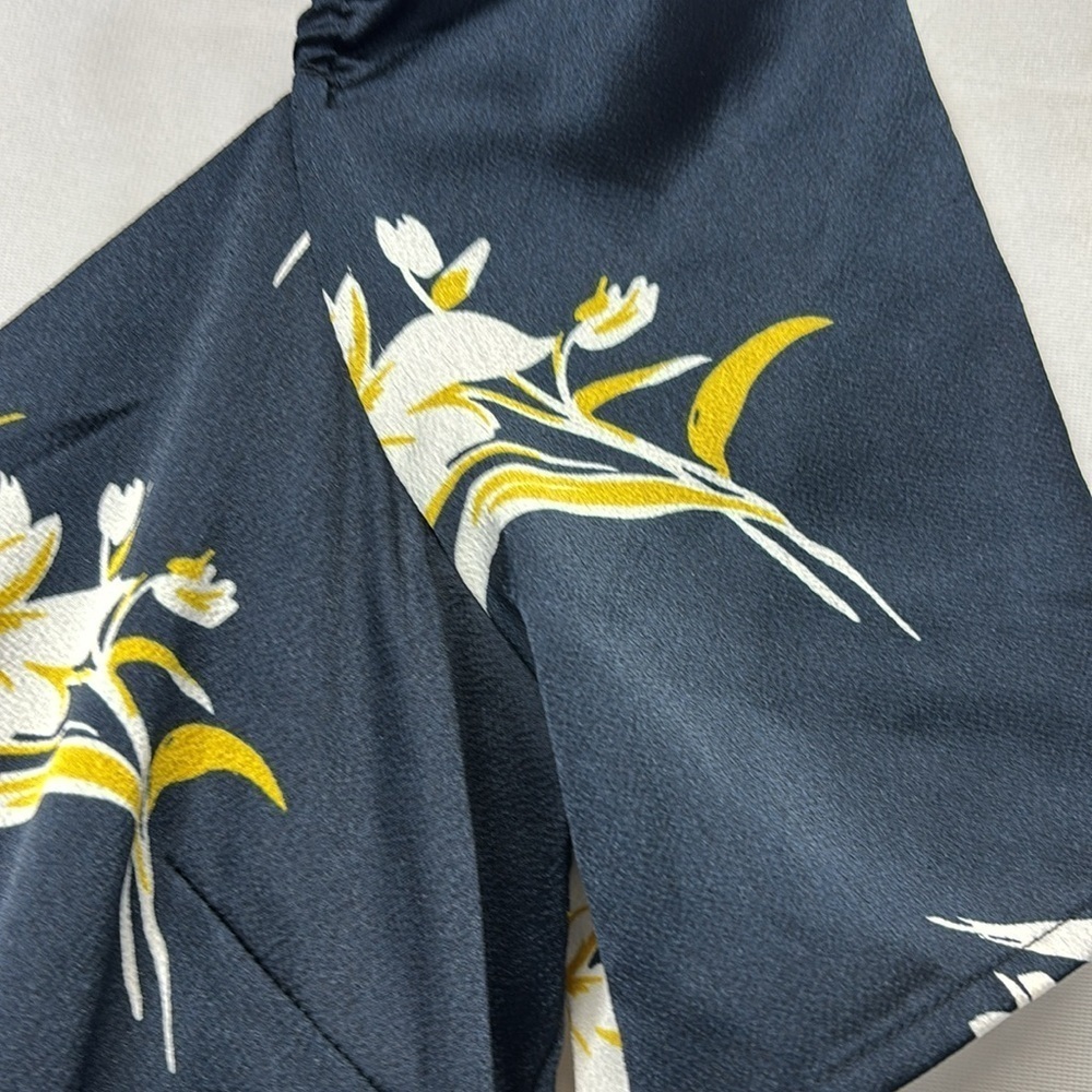 Sam Edelman Navy Floral Midi  tossed flower puff  stretchy sleeve Dress size 4 - Picture 5 of 10